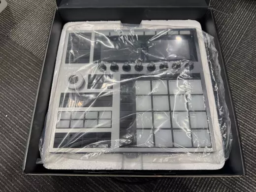 Native Instruments - MASCHINE PLUS 2