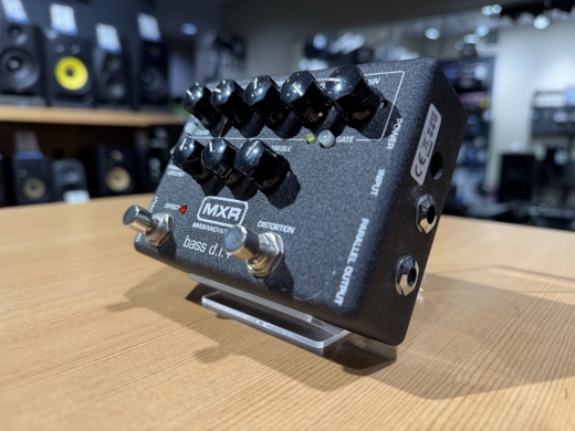 MXR M-80 Bass D.I. Plus Pedal 3