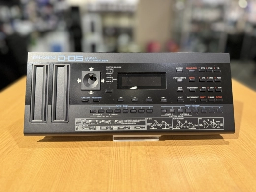 Roland - D-05 ROLAND 2