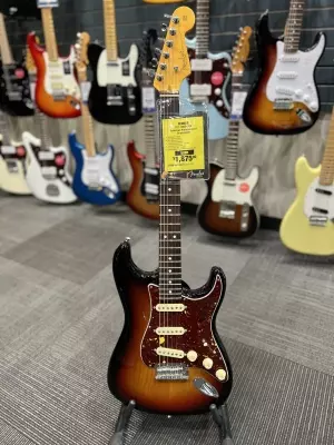 FENDER MONTH SPECIAL - American Pro II Strat