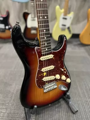 FENDER MONTH SPECIAL - American Pro II Strat 2