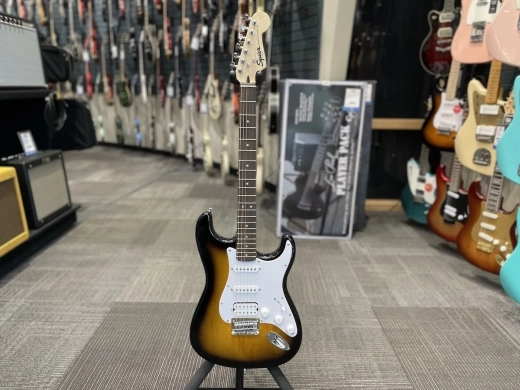 FENDER MONTH - SQUIER BULLET STRAT HT HSS 3