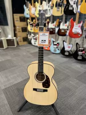 Store Special Product - Larrivee - OM-40 80TH