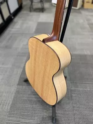 Store Special Product - Larrivee - OM-40 80TH