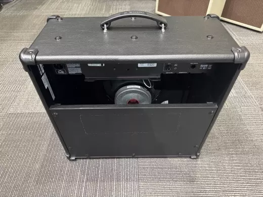 Line 6 SPIDER4-75 Guitar Amplifier 2