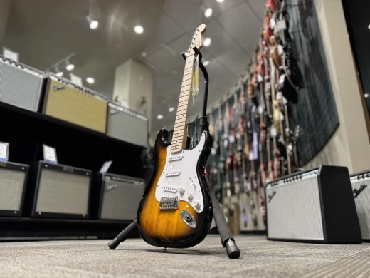 FENDER MONTH: Squier Sonic Strat Sunburst 4