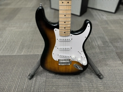 FENDER MONTH: Squier Sonic Strat Sunburst 3