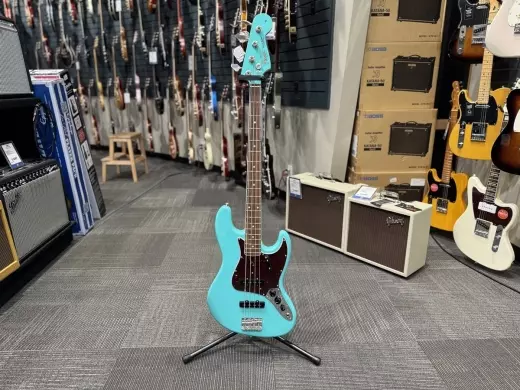 Fender AV II 66 J Bass Seafoam Green