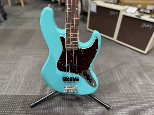 Fender AV II 66 J Bass Seafoam Green 2