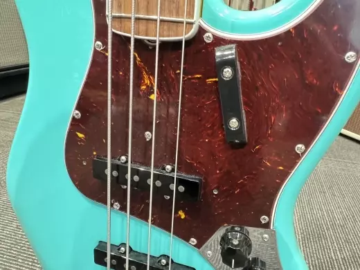 Fender AV II 66 J Bass Seafoam Green 3