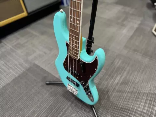 Fender AV II 66 J Bass Seafoam Green 4
