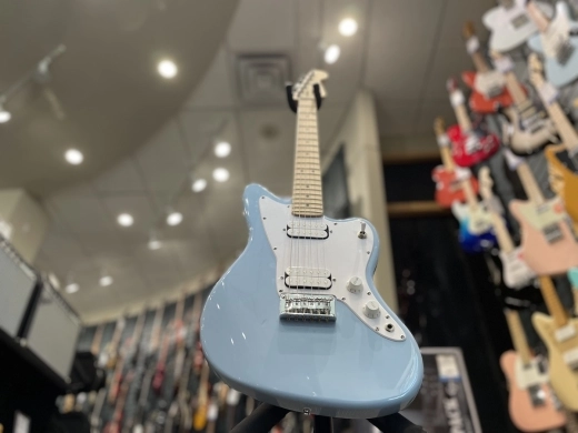 FENDER MONTH - SQUIER MINI JAZZMASTER DAPHNE BLUE 3