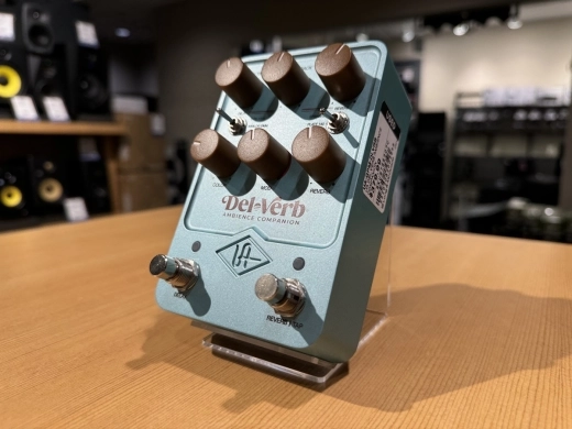 Universal Audio Del-Verb Ambience Pedal