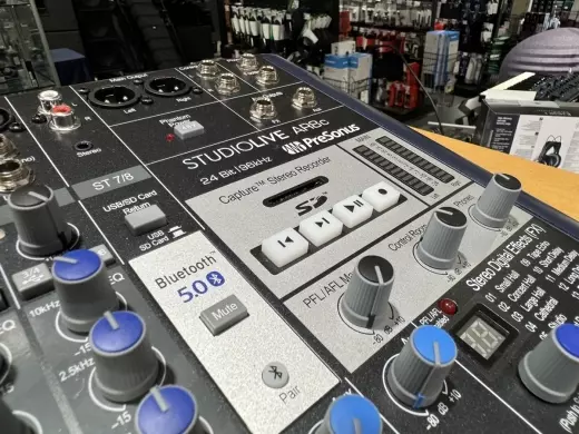 PreSonus AR8C Compact Recording Mixer w/ Case 3