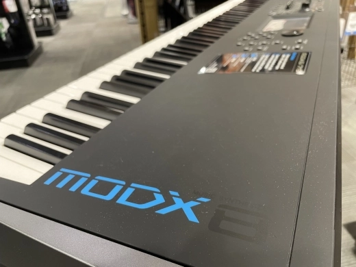Yamaha - MODX8