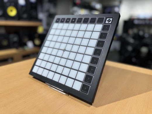 Novation LAUNCHPAD X 64 Button Grid Controller 2