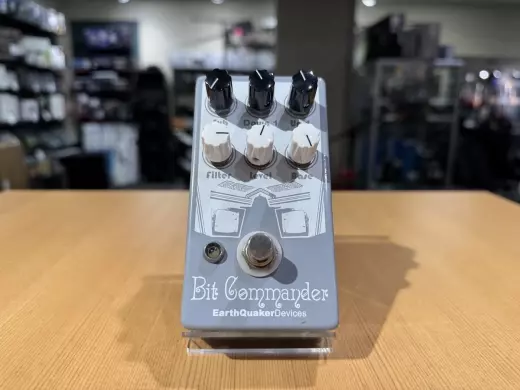 Earthquaker Bit Commander V2 Guitar Pedal