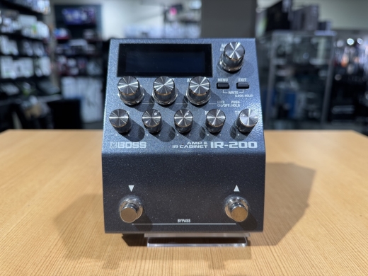 BOSS IR-200 Amp And Cabinet Simulator | Long & McQuade