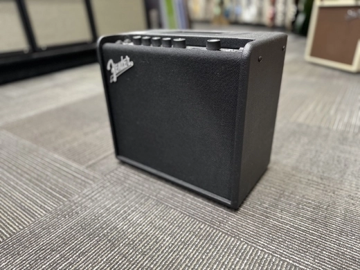 Fender Mustang LT25 2