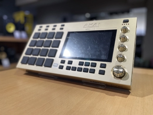 Akai - MPC LIVE GOLD 2