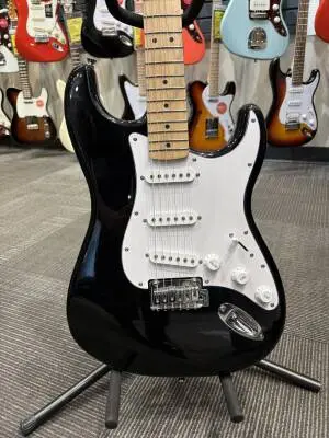 Squier Affinity Series Stratocaster, Maple Fingerboard - Black 2