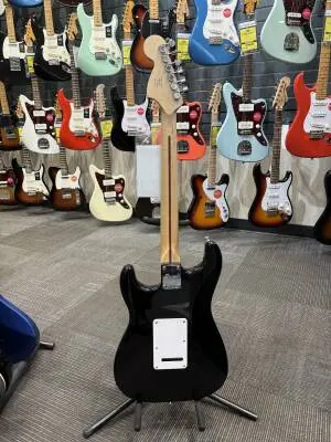 Squier Affinity Series Stratocaster, Maple Fingerboard - Black 2