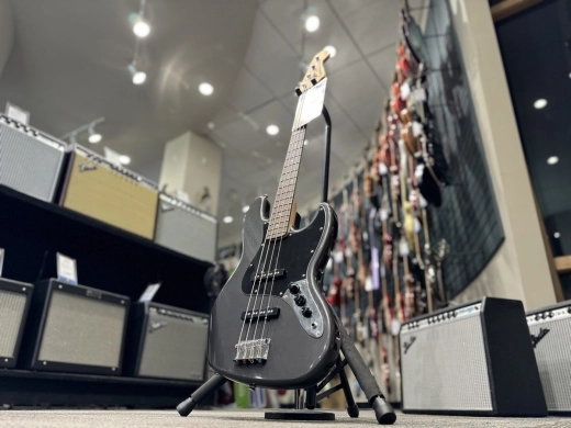 FENDER MONTH: Squier Affinity J-Bass Charcoal Frost 4