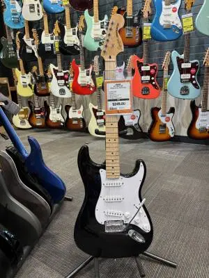 Squier Affinity Series Stratocaster, Maple Fingerboard - Black