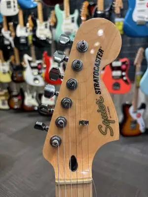 Squier Affinity Series Stratocaster, Maple Fingerboard - Black 2