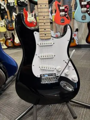 Squier Affinity Series Stratocaster, Maple Fingerboard - Black 2