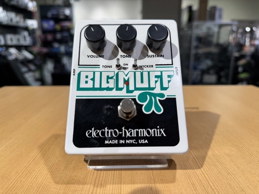 Electro-Harmonix Big Muff Distortion Pedal w/ Wicker Switch 2