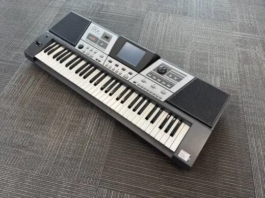 Roland VA3 Arranger Keyboard