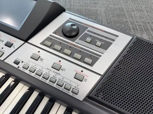 Roland VA3 Arranger Keyboard 2