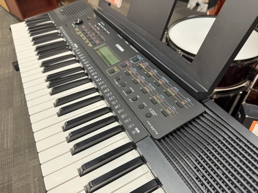 Yamaha PSRE273 Portable Keyboard 2