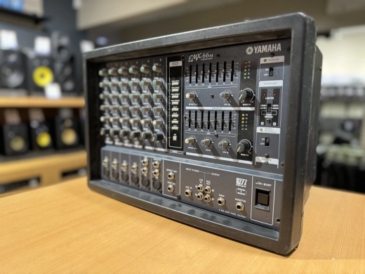 YAMAHA EMX66M POWERED MIXER 2