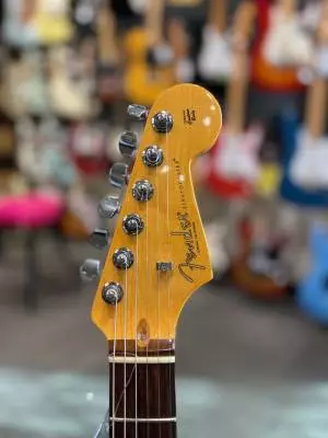 Fender American Pro II Strat 3 Tone Sunburst 2