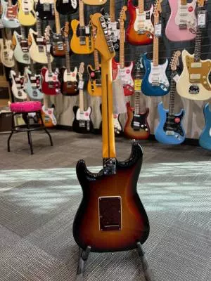 Fender American Pro II Strat 3 Tone Sunburst 2