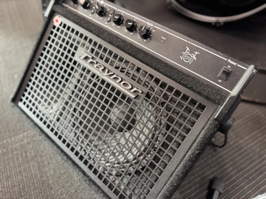 TRAYNOR 10 INCH/200WATT COMBO DRUM AMP