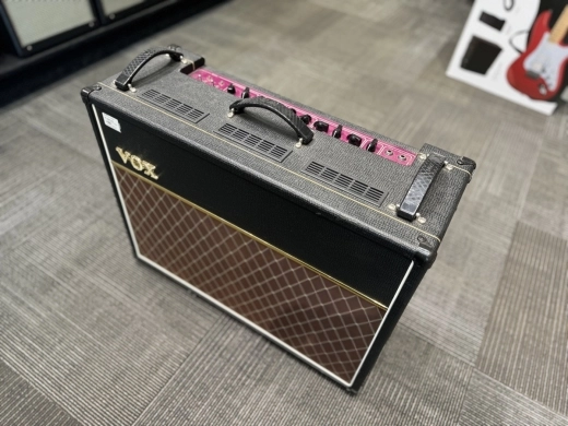 VOX AC30C2 GUTIAR AMPLIFIER 2