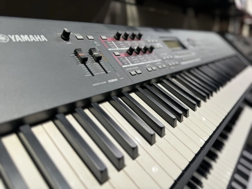 Yamaha - MOX8 2