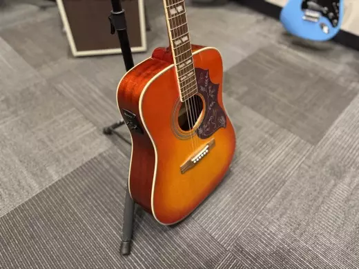 Epiphone Hummingbird Acoustic / Electric Guitar 2