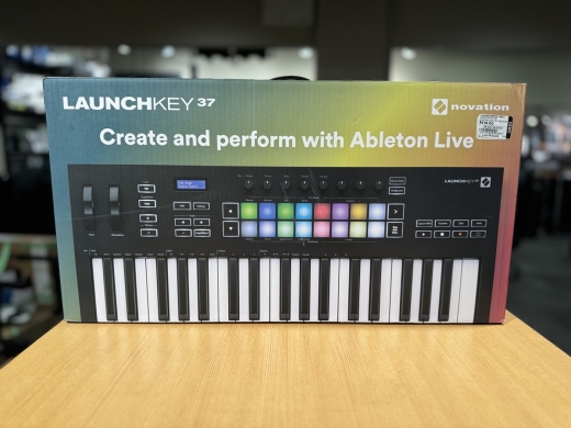 Store Special Product - Novation - LAUNCHKEY37 MK3