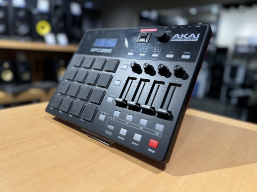 Akai MPD226 USB Pad Control Unit 2