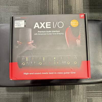 IK Multimedia AXE I/O + AmpliTube 5 Max Bundle