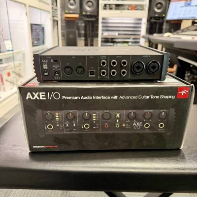 IK Multimedia AXE I/O + AmpliTube 5 Max Bundle