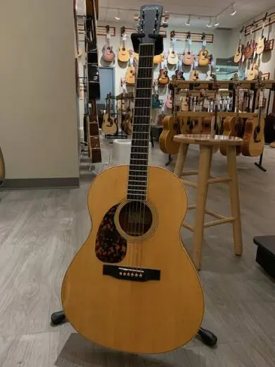 Larrivee Spruce Mahogany Left Handed