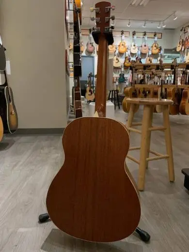 Larrivee Spruce Mahogany Left Handed 2