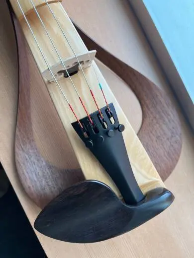 Yamaha Electric Violin - YEV104PRO NBR 2