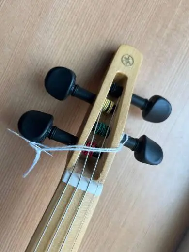 Yamaha Electric Violin - YEV104PRO NBR 2