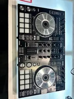 Pioneer - DDJ-SR2